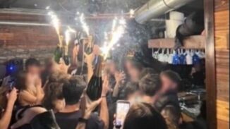 スイス　火災　バー　ポコねっと　Amazon