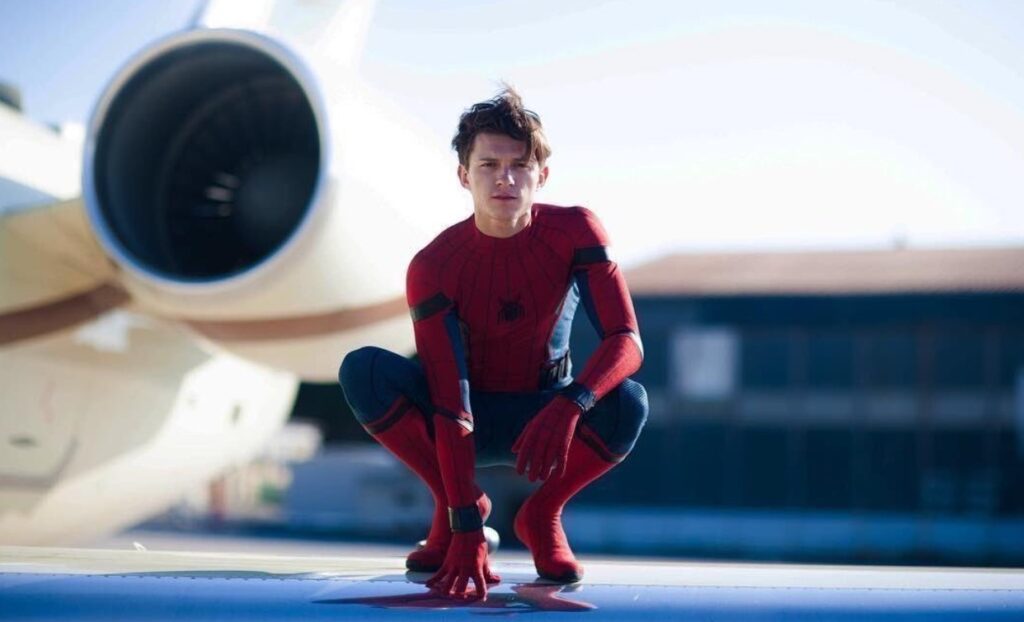 スパイダーマン Amazon トム・ホランド ロバート・パティンソン