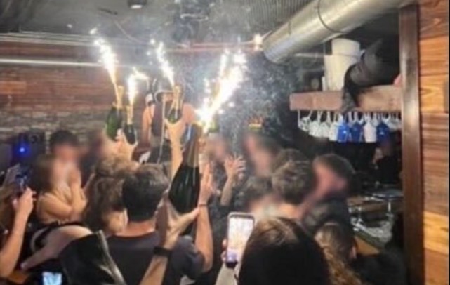 スイス　火災　バー　ポコねっと　Amazon